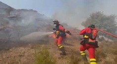 Rozsáhlé požáry sužují jih Evropy. Stovky lidí se nemají kam vrátit
