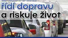 Babička řídí dopravu a riskuje život. Chce být užitečná