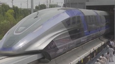 Čína představila údajně nejrychlejší vlak na světě. Jede přes 600 km/h