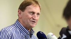 NEVĚRNÝ Alois Hadamczik sbalil SEDMNÁCTILETOU!