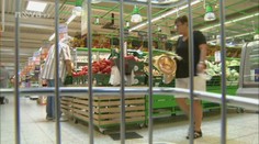 Poslanci podpořili zavírání supermarketů o svátcích!