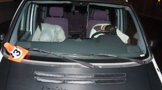 Policisté nevěřili svým očím, mladíky se po nehodě nedařilo probudit