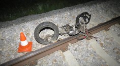 Motorkář (†39) vjel přímo pod vlak, ten jeho stroj úplně zdemoloval