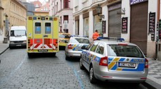 Nahý muž s nožem měl v Brně ohrožovat zdravotníky! Záchranáři přivolali policii!