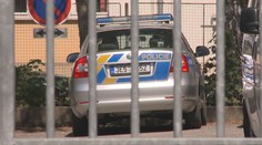 Muž na Ostravsku vykrádal auta a kůlny. Obličej si maskoval respirátorem