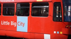 Na Slovensku vyhlásili boj covidu: V tramvajích mají lidé raději mlčet