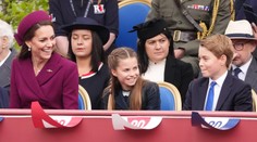 Kate sdílela soukromé rodinné video. George, Charlotte i Louis na něm dovádějí