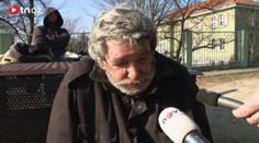Bezdomovec nechtěl do nemocnice, málem přišel o nohy!