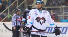 V NHL začal kauzu s rasismem, teď kanadský bek posílí Litvínov