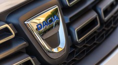 Dacie mají problém. Za jízdy se jim může otevřít kapota, musí do servisů