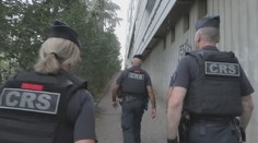 Francouzská města zavádí zákaz vycházení mládeži. Zemi trápí násilí i obchod s drogami