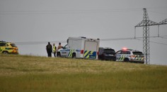 Na poli za Prahou ležela mrtvá žena. Policisté podezřelého z vraždy zadrželi