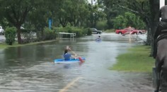 Louisianu bičují silné deště. Záplavy mají první oběti