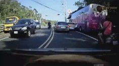 Co všechno zachytily kamery v roce 2013? VIDEO plné kuriózních bouraček a karambolů!