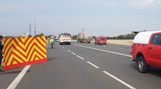 Cyklistu na čtyřproudé silnici srazilo auto, nehodu nepřežil