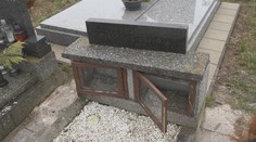 Rozbil urny a vysypal popel. Policie pátrá po neznámém vandalovi ze hřbitova