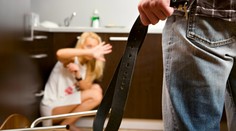 Z rande přes internet bylo peklo! Zvrhlík si z ženy udělal SEXUÁLNÍ otrokyni