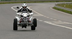 Řidičák na čtyřkolku musí být jako na auto