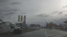 V Chrudimi řešili nehodu bez řidiče. Dodávka mu sama ujela