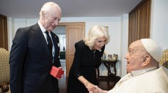 Setkání, ke kterému vůbec nemělo dojít. Král Karel se viděl s papežem