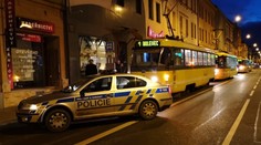 Při vyřizování účtů se v Plzni střílelo v tramvaji i na zastávce MHD!