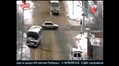 Autobus srazil školačku, zázrakem přežila. VIDEO