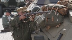 V Přerově oslavili konec války. V uniformách zinscenovali bitvu