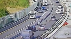 Motorkář předvedl sebevražednou misi. Na Olomouc si to šinul v protisměru, k nehodě chyběl milimetr
