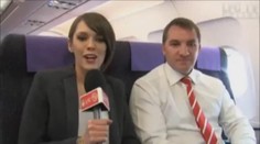 VIDEO: Kouč Liverpoolu jako nestydatý chlípník! Novinářce okukoval poprsí