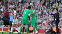 Čech se zranil a střídal. Arsenal však i popáté v řadě vyhrál!