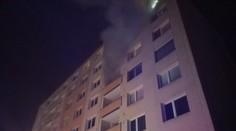 Plameny zničily byt a vyhnaly lidi z paneláku, škoda se počítá v milionech