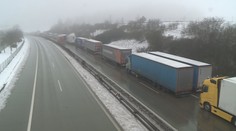 Na dálnici D5 před hranicemi s Německem se opět tvoří kolony