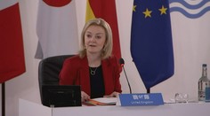 Chtěla rušit monarchii, teď bude premiérkou. Kdo je Liz Trussová?