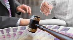 Chyby úřadů, soudů i exekutorů stály stát skoro 370 milionů!