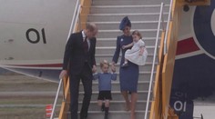 Malý britský princ a princezna jsou na své první služební cestě