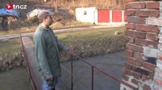 Příběh: Muž skočil pro tounoucího chlapce. Zachránil mu život