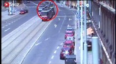 VIDEO: Na Smíchově se srazily dvě tramvaje, cestující vyvázli bez zranění