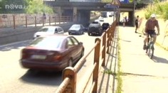 Podjezd v Předmostí u Přerova díky studentům připomíná pravěkou jeskyni