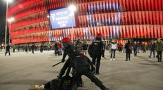Ruští chuligáni řádili ve Španělsku. Při zásahu zemřel policista! VIDEO