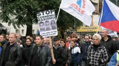 Lidé PROTESTOVALI PROTI ROMSKÉ KRIMINALITĚ! Pochodovali Ústím...