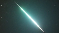 Nebe rozzářil oslnivý meteor. Pozorovaly ho desítky lidí po celém Česku