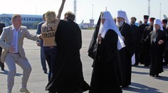 Ukrajinská aktivistka ukázala ruskému patriarchovi prsa