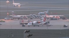 Nebezpečná situace na pražském letišti. Přistávajícímu boeingu vjel na ranvej další letoun