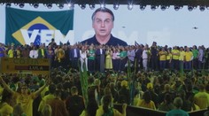 Flavio Bolsonaro zahájil prezidentskou kampaň. Pomáhá mu digitální avatar jeho otce