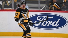 Crosby v třaskavém derby zářil. Vyrovnal historický rekord Lemieuxe