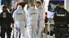 Jeden mrtvý po střelbě v německém baru. Po pachateli pátrá policie