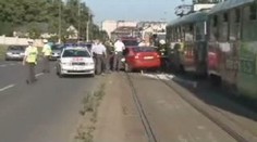 Řidič vjel pod tramvaj a zemřel
