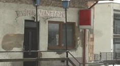 Najel úmyslně do čtyřech lidí autem! Tři jsou těžce zranění...