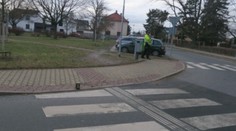 Řidič na přechodu srazil dívku a ujel. Hrozí mu až pětileté vězení
