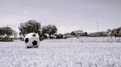 Tragédie přímo na hřišti: Teprve 15letá fotbalistka po kolapsu zemřela